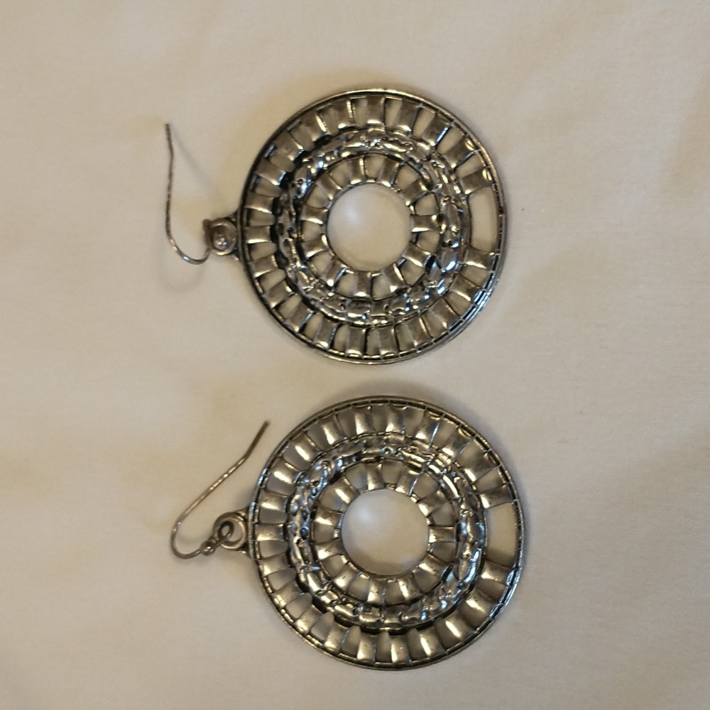 🤩 Bundle 3 For $15 🤩 Vintage Faux Silver Earrings